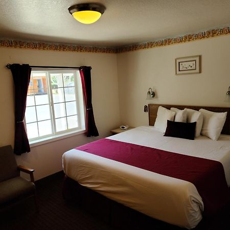 Ocean Breeze Motel Флоренс Экстерьер фото