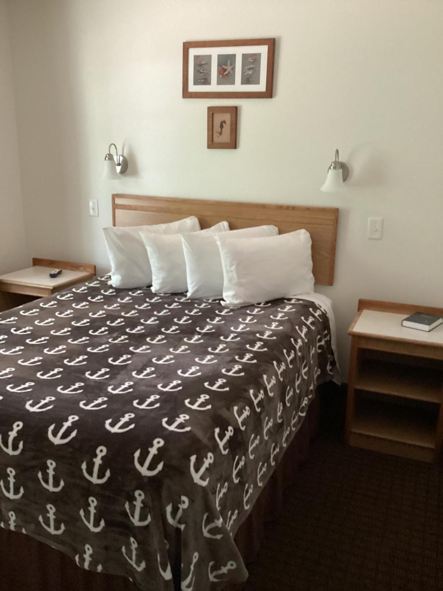 Ocean Breeze Motel Флоренс Экстерьер фото