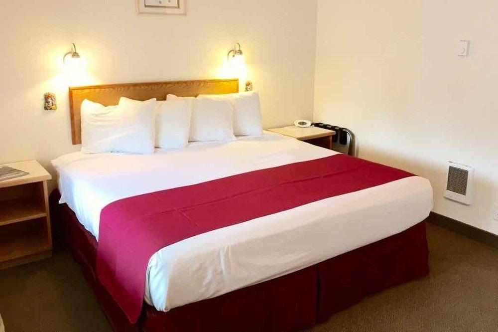 Ocean Breeze Motel Флоренс Экстерьер фото