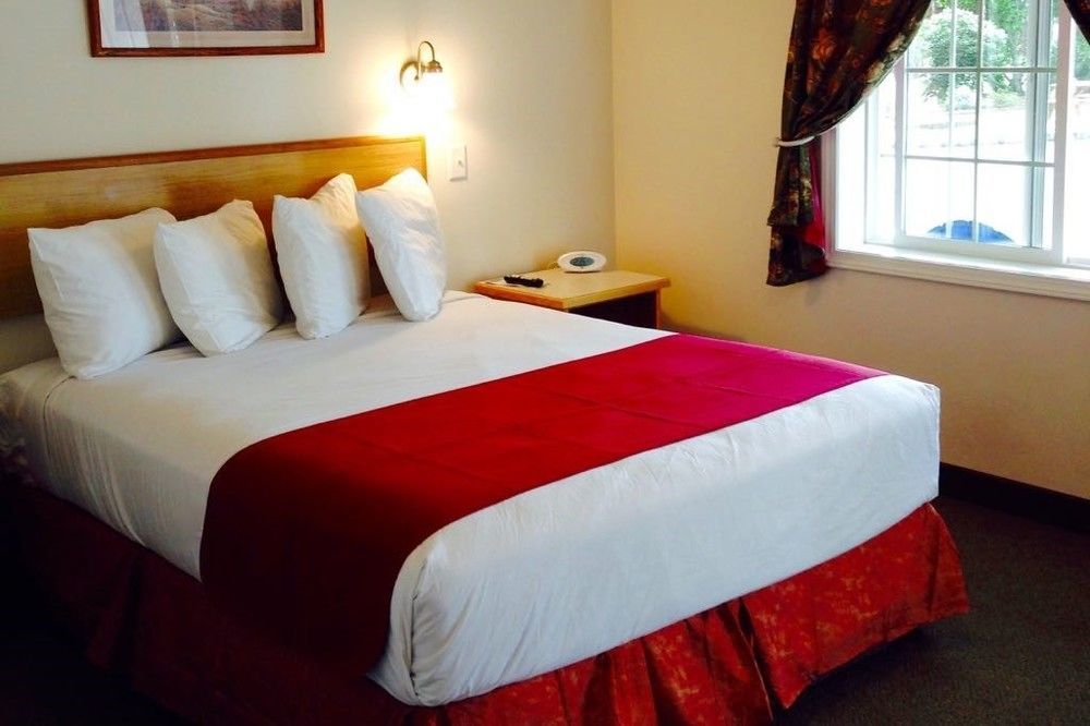 Ocean Breeze Motel Флоренс Экстерьер фото